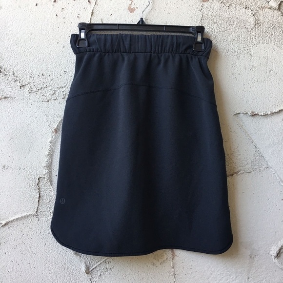 Lululemon On The Fly Skirt Woven Black Size 2 - Picture 1 of 6